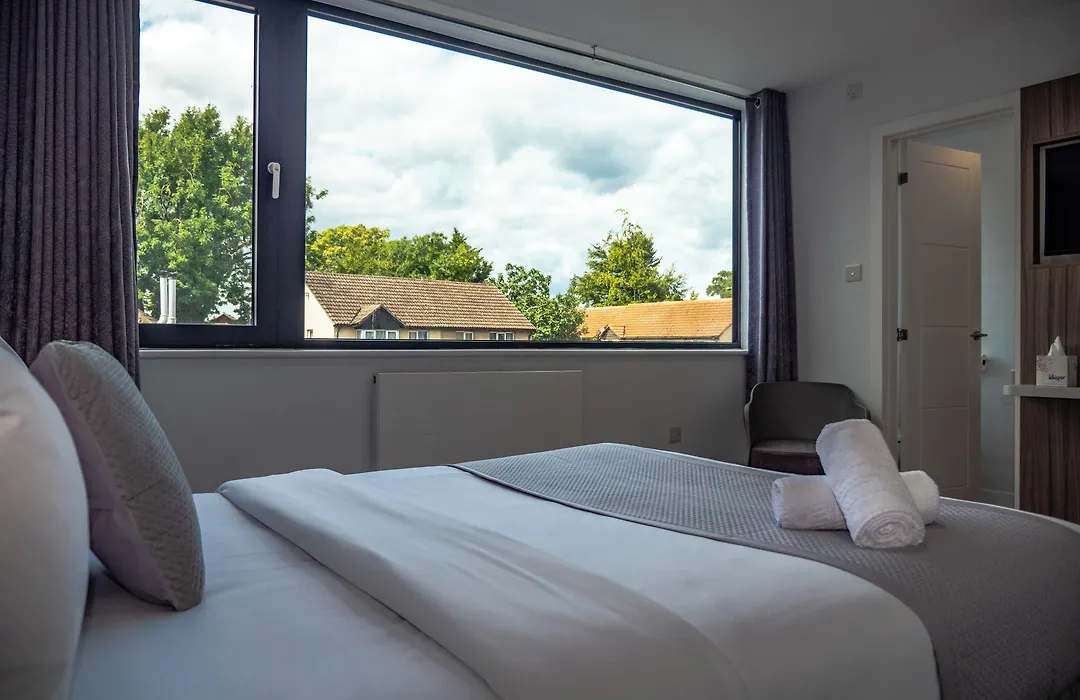 Sky Nights Hotel London Heathrow-1